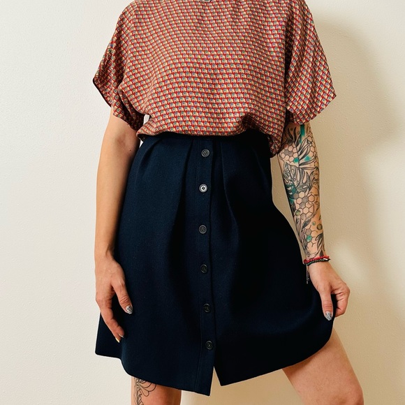 J. Crew flair button down navy skirt 100% wool - Picture 2 of 8